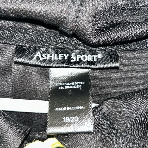 Ashley Stewart Sport Sleeveless Hoodie(Size 18/20) - Picture 5 of 6